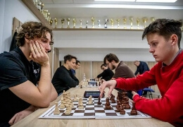 Bronzérmes sakkozók