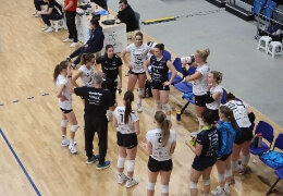 Győzelemmel indult a rájátszás